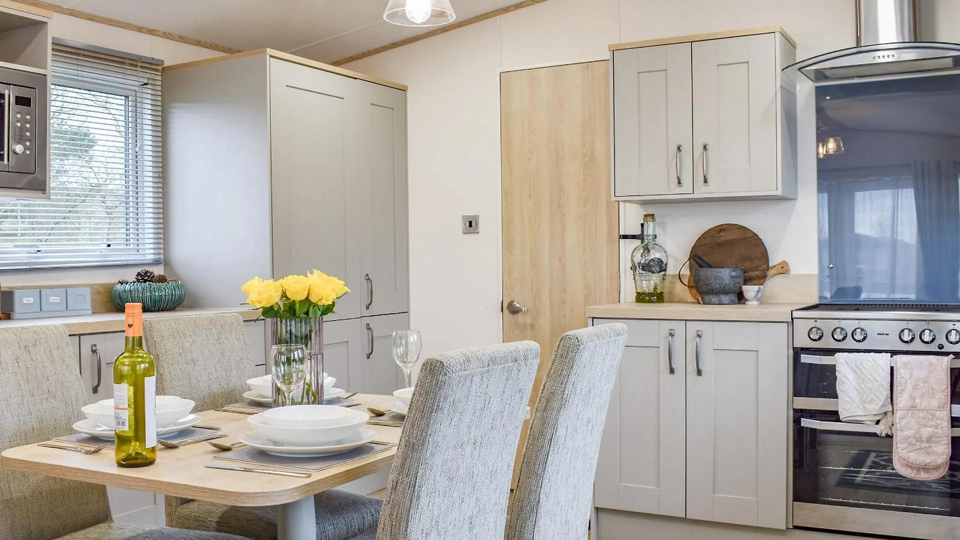 بيت للعطل Pinecone Lodge Sherburn